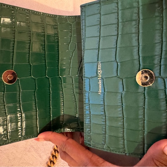 Alexander McQueen Jewelled Satchel croc-effect crossbody bag - Picture 9 of 10